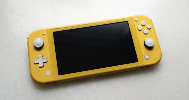 Nintendo Switch Lite Review: Pros and Cons