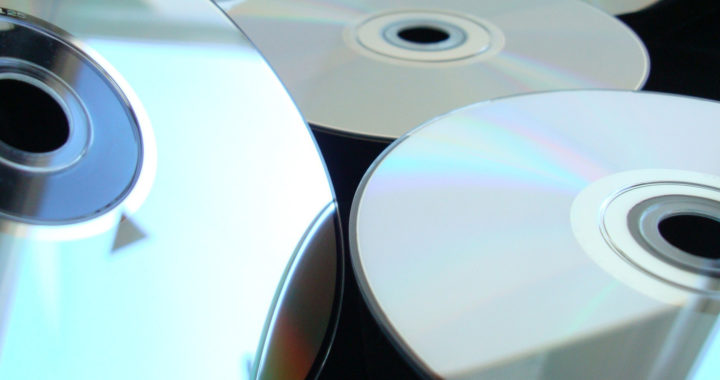 Advantages and Disadvantages of Compact Disc
